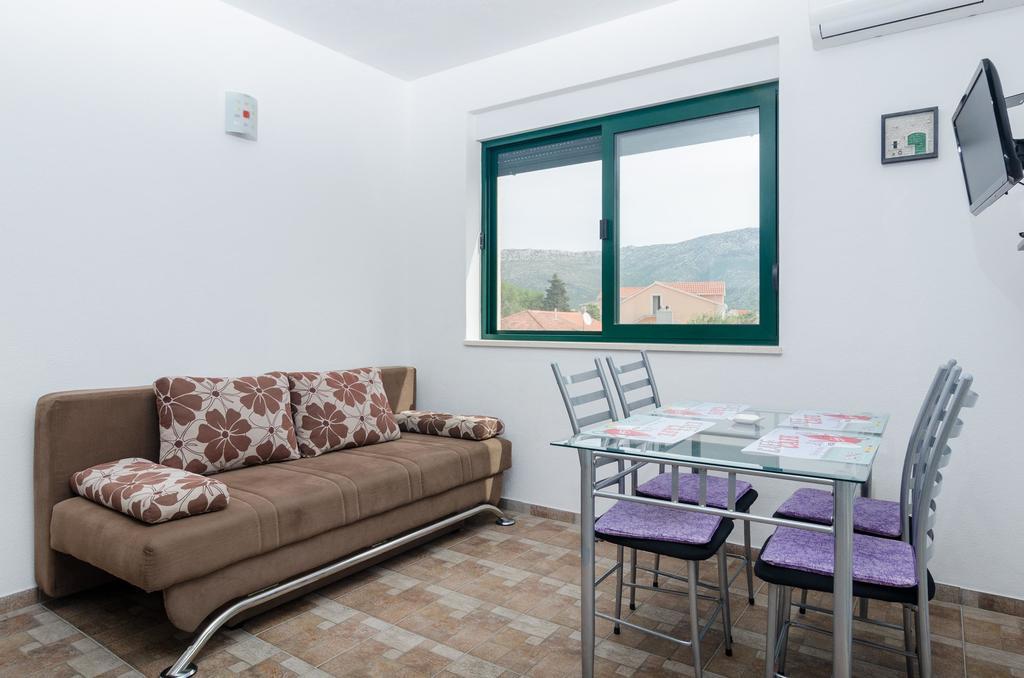 Apartments Leo Orebic Bagian luar foto