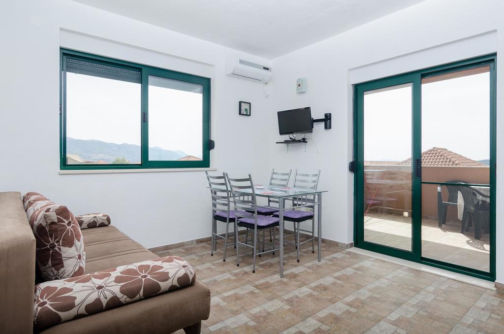 Apartments Leo Orebic Bagian luar foto