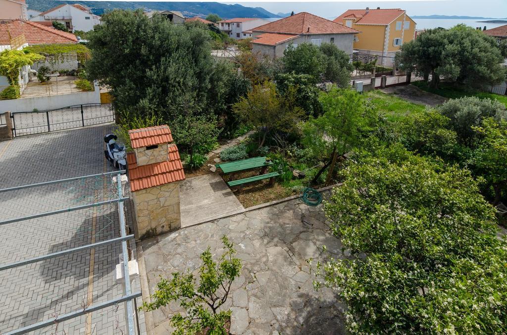 Apartments Leo Orebic Bagian luar foto